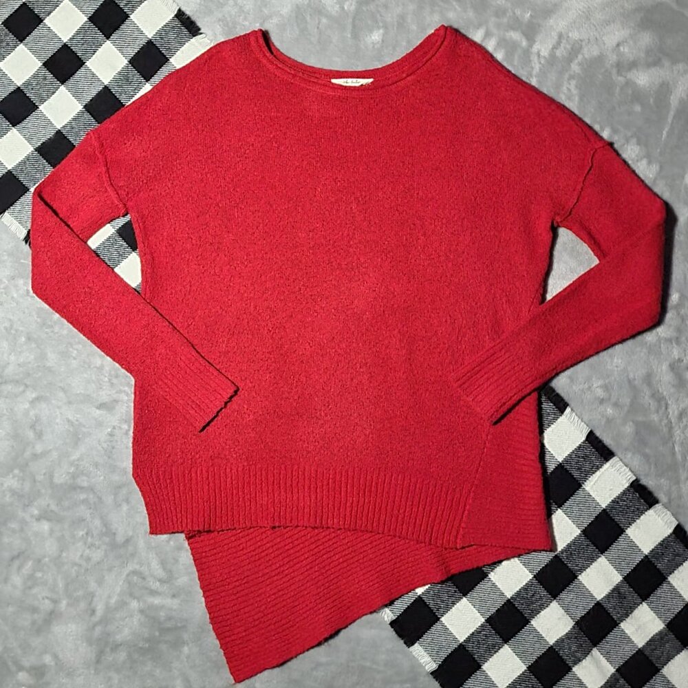 S | Urban Heritage | Asymmetrical Hem Knit Sweater